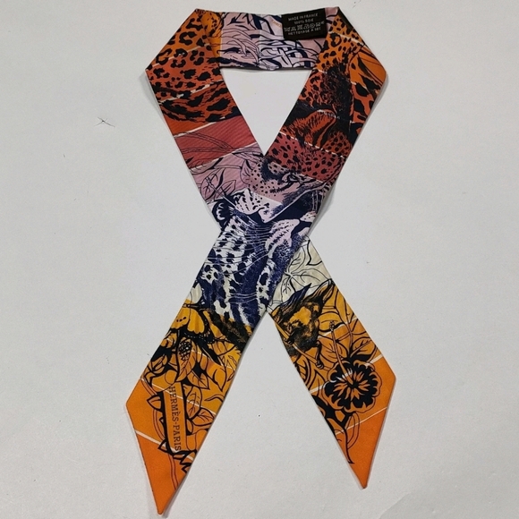 Hermès Orange and Multicolor Leopard Print Twilly - Picture 2 of 11